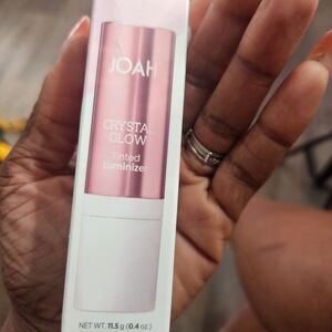 J.O.A. Crystal Glow Tinted Luminizer-shade mocha